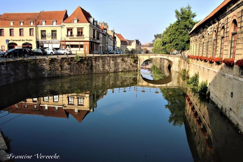 La Maison Des Sorcieres Bergues Exterior foto